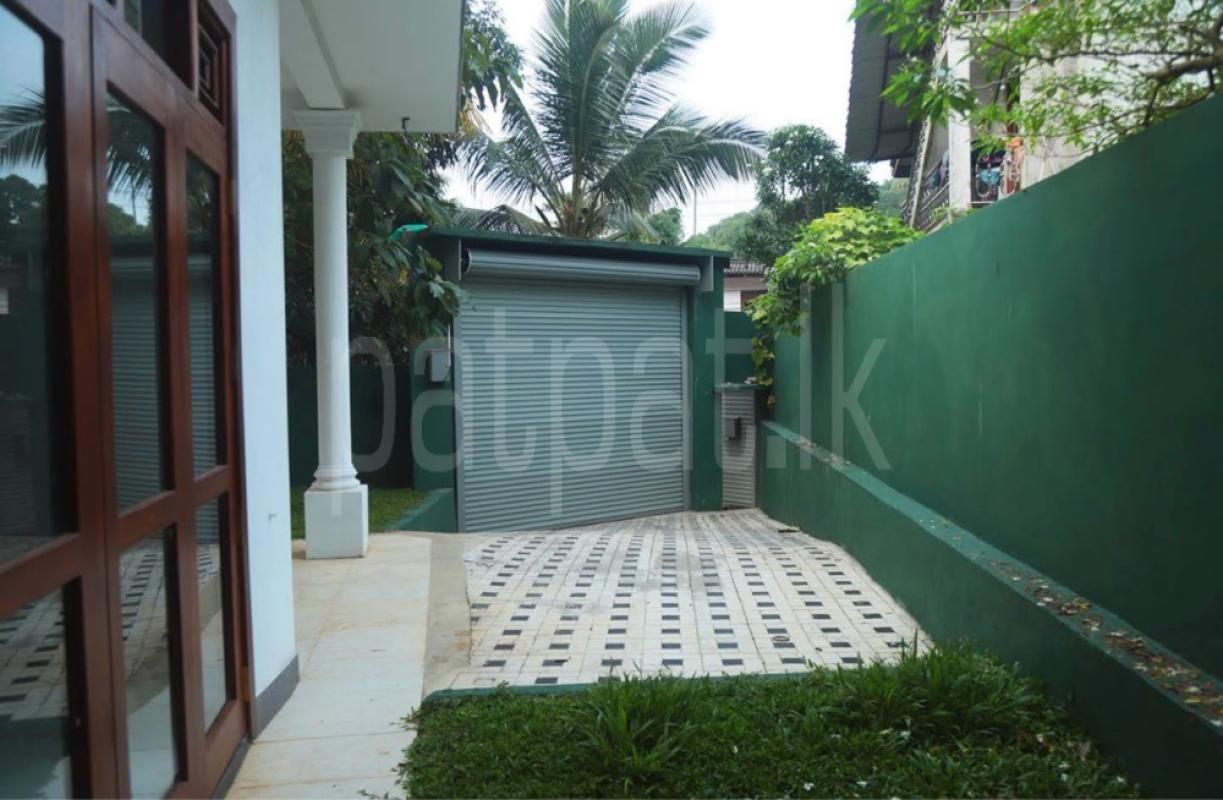 Advertisement image 6