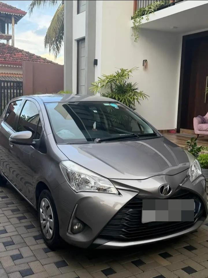 Toyota Vitz 2017 - பயன்படுத்தப்பட்டது கார் sale in Sri Lanka - patpat.lk
