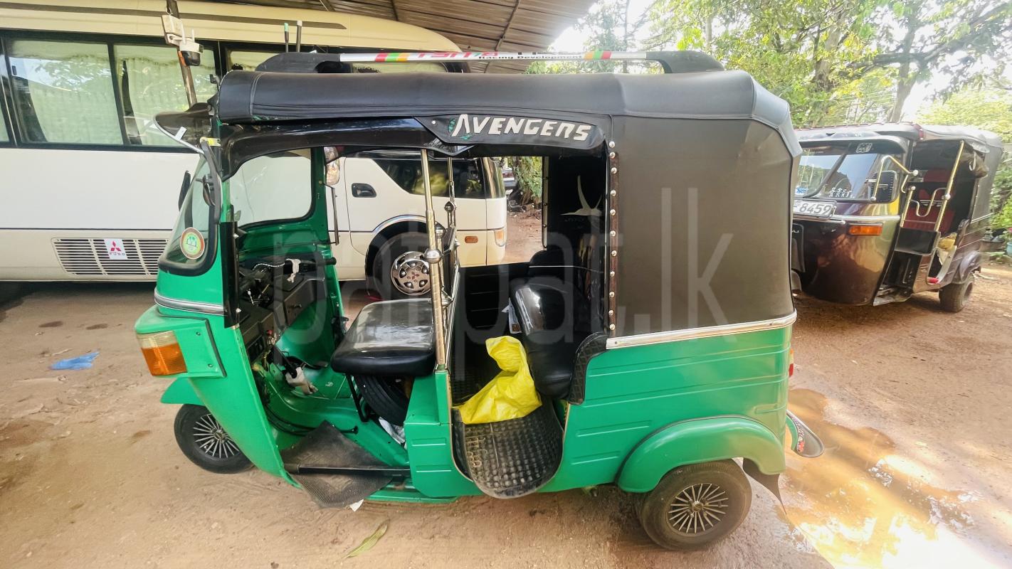 Bajaj Three Wheel 2013 - භාවිතා කරන ලද ත්‍රිරෝද රථය sale in Sri Lanka - patpat.lk