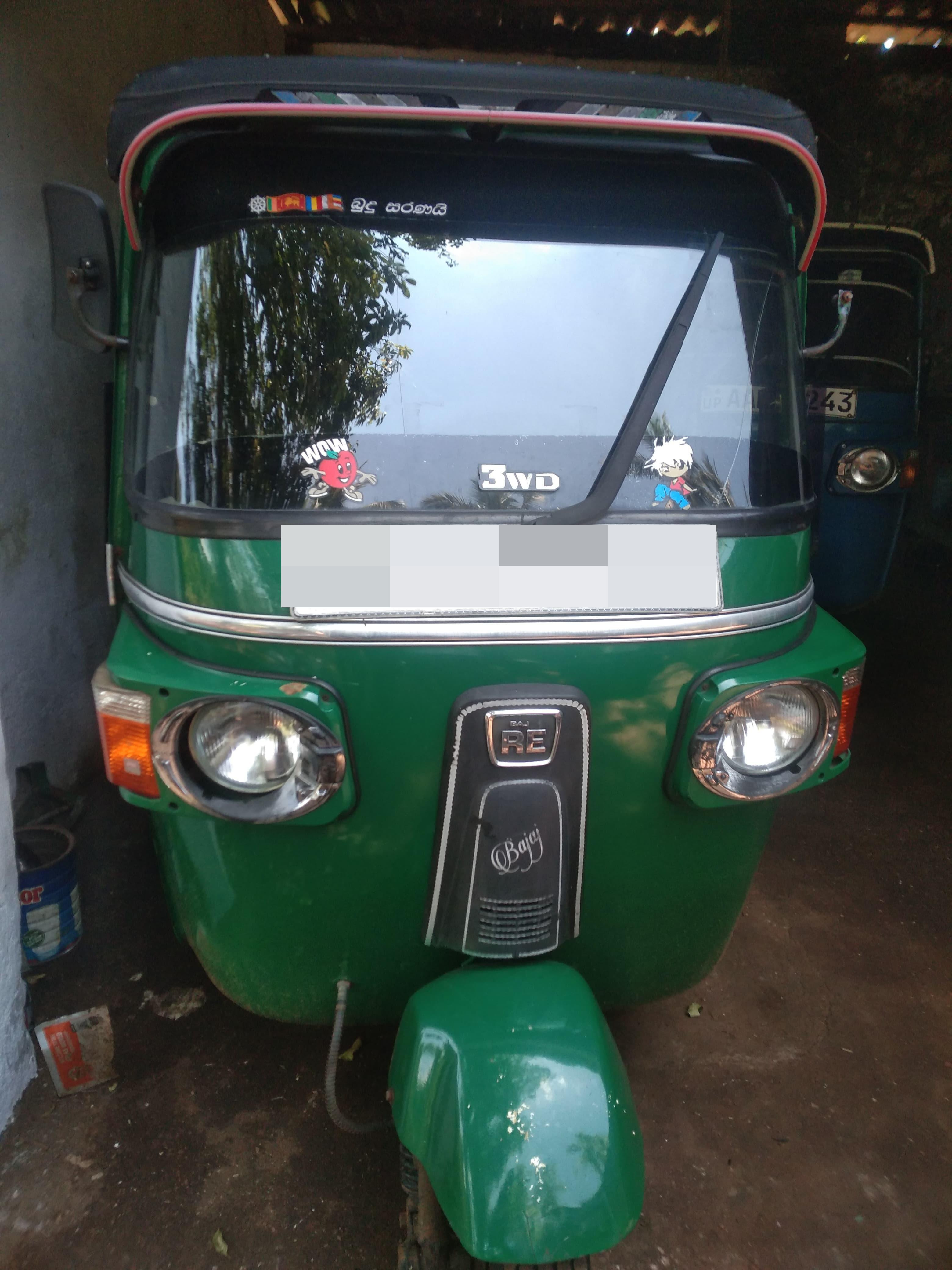 Bajaj Three Wheel 2010 ads-image-1