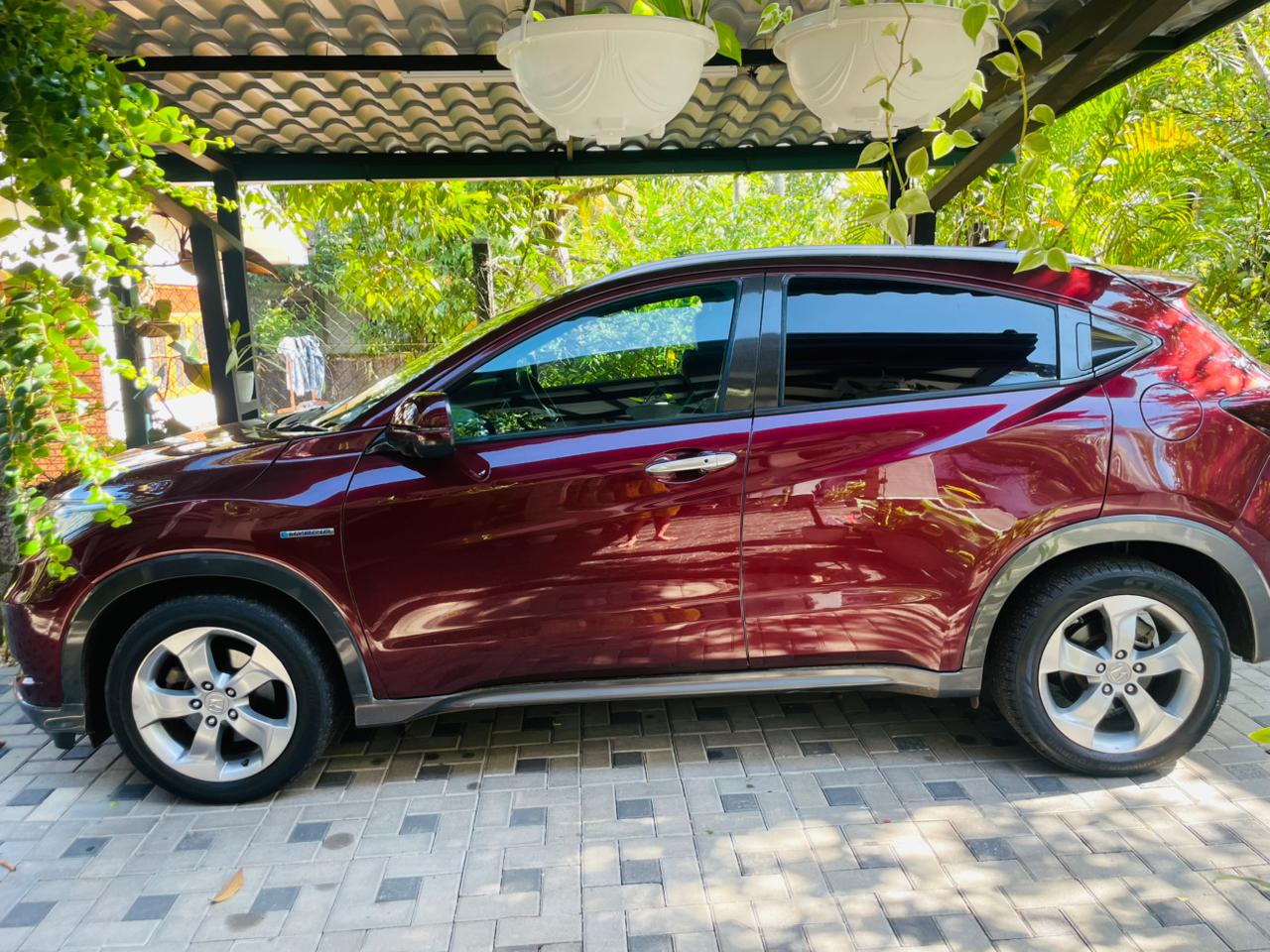 Honda Vezel 2014 - பயன்படுத்தப்பட்டது SUV sale in Sri Lanka - patpat.lk