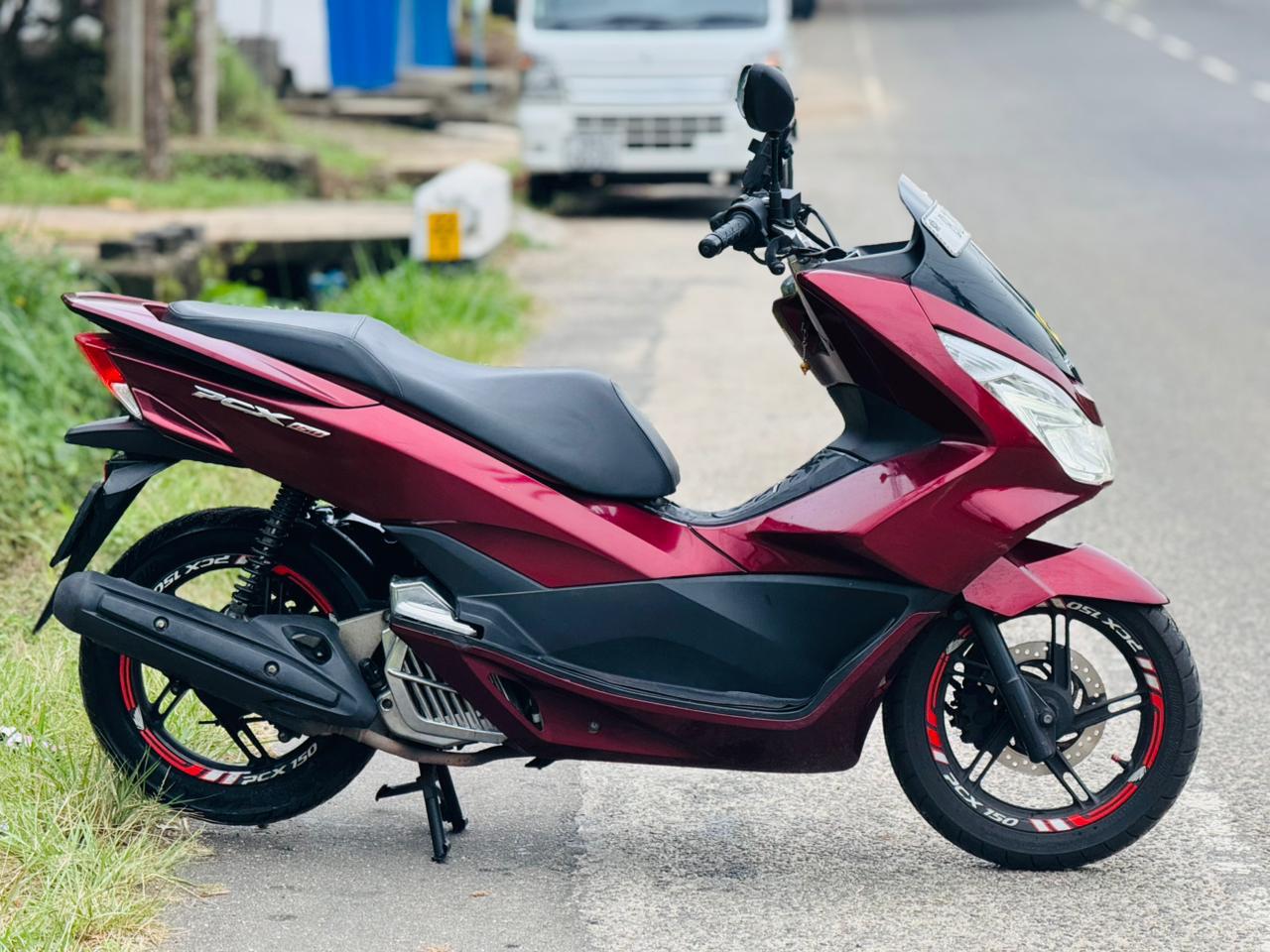 Honda PCX 2018 - Used Bike sale in Sri Lanka - patpat.lk