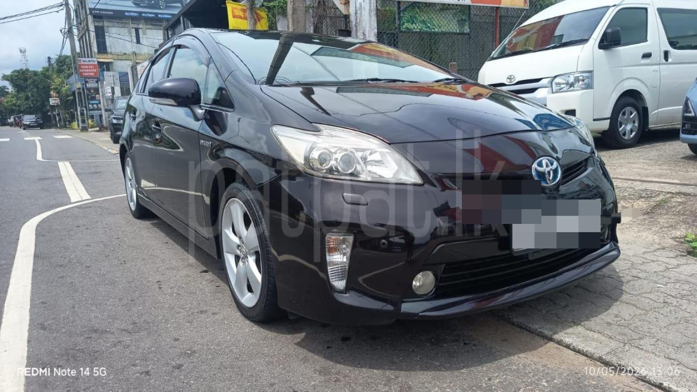 Toyota Prius 2013 - பயன்படுத்தப்பட்டது கார் sale in Sri Lanka - patpat.lk