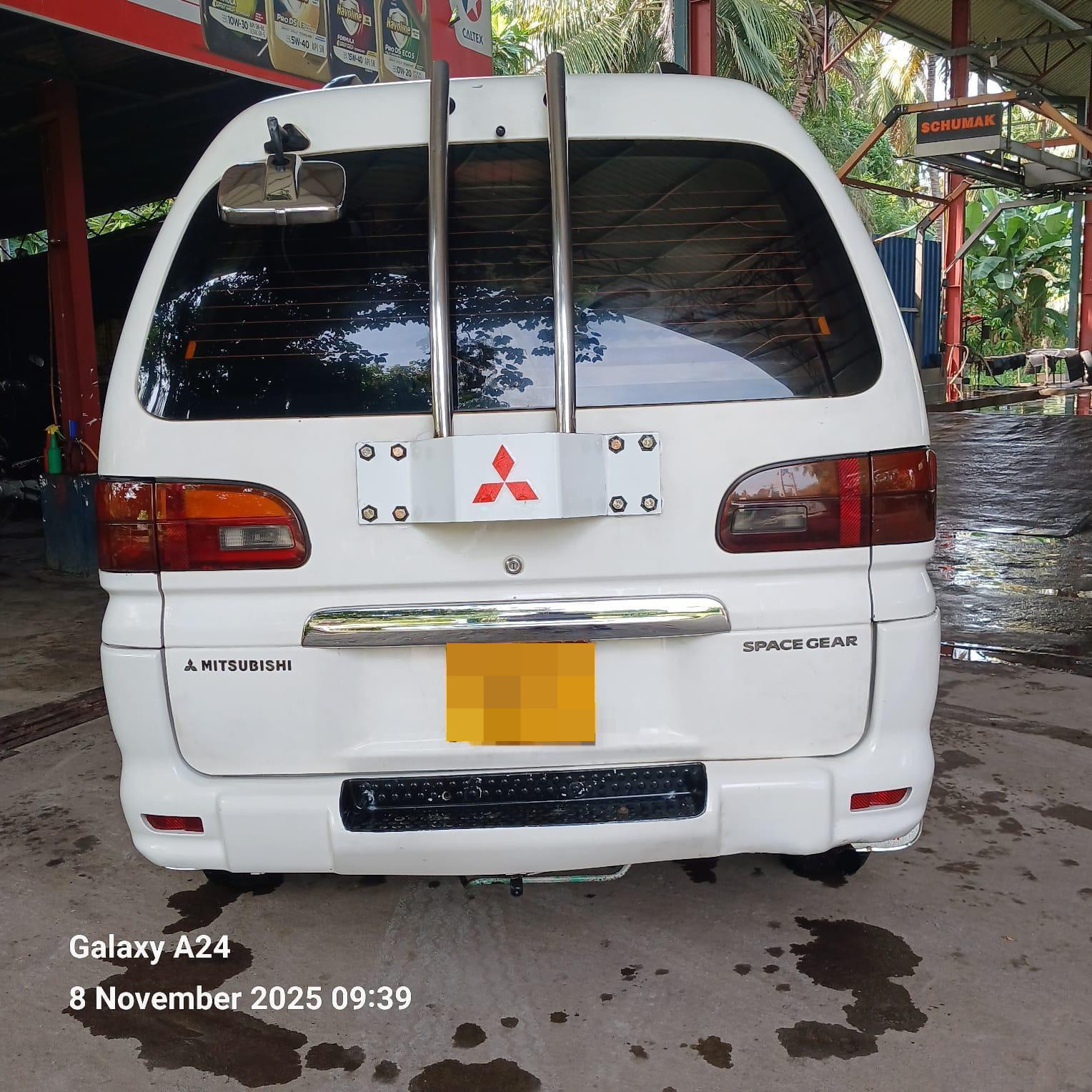 Mitsubishi L400 1994 - பயன்படுத்தப்பட்டது வேன் sale in Sri Lanka - patpat.lk
