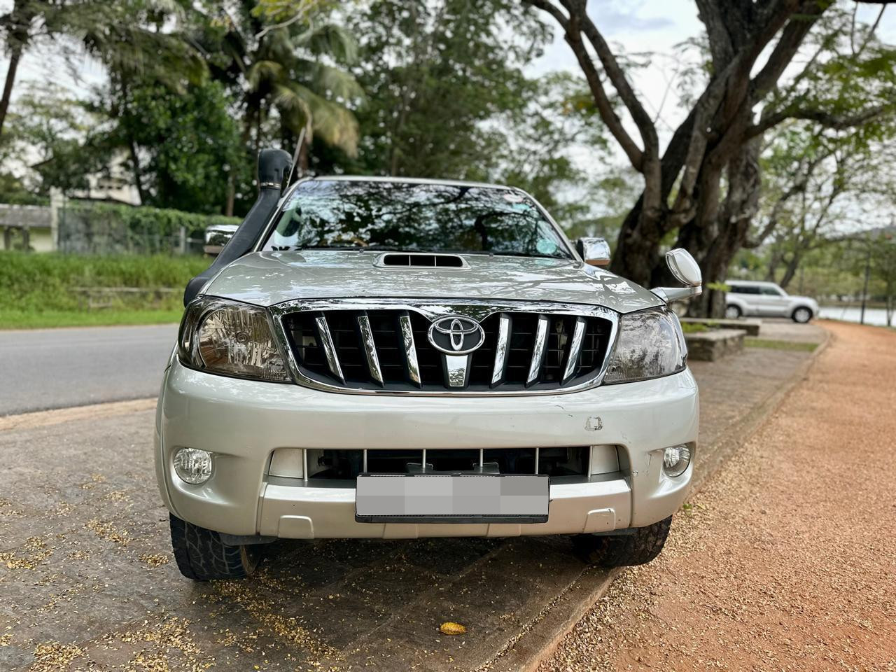Toyota Hilux 2013 - Used Pick-up  sale in Sri Lanka - patpat.lk