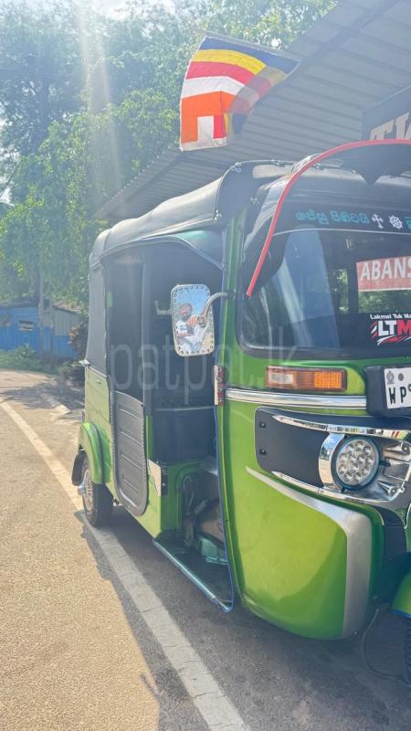 Bajaj Three Wheel 2015 - பயன்படுத்தப்பட்டது முச்சக்கர வண்டி sale in Sri Lanka - patpat.lk