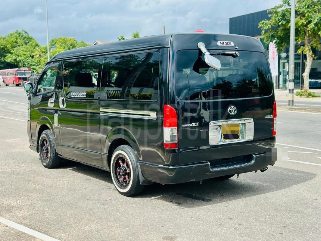 Toyota Hiace 2008 - பயன்படுத்தப்பட்டது வேன் sale in Sri Lanka - patpat.lk