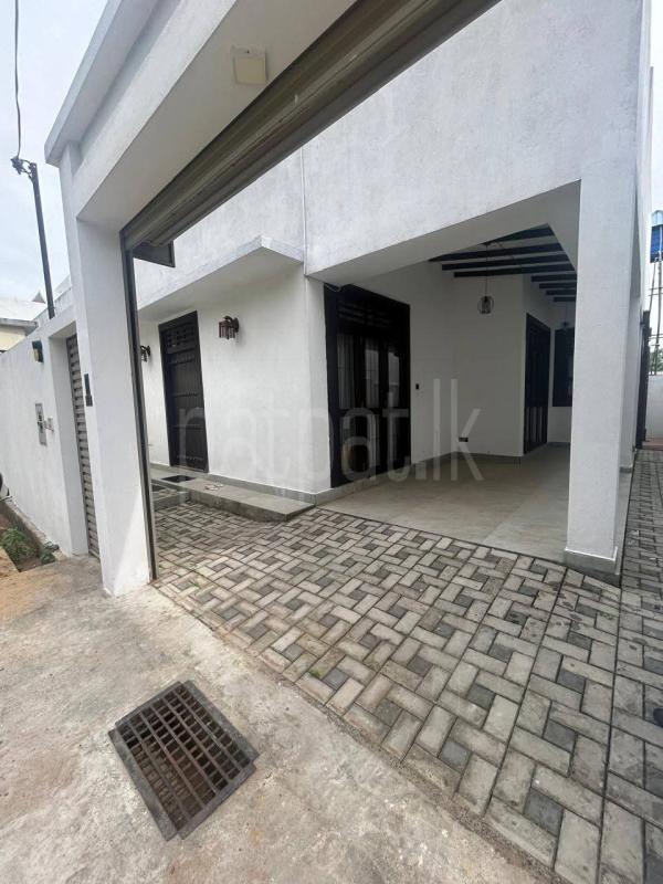 House for Sale in Athurugiriya ads-image-1