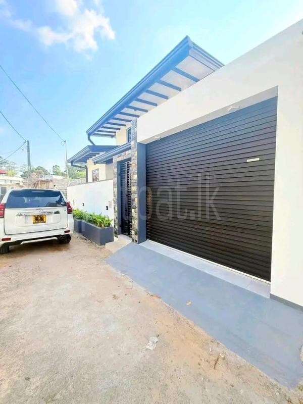 House for Sale in Athurugiriya
