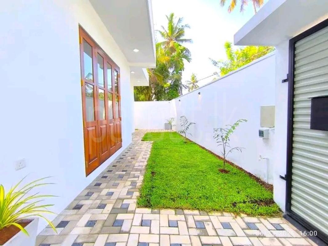 House for Sale in Athurugiriya