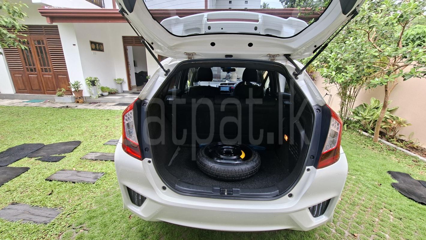Honda Fit 2015 - பயன்படுத்தப்பட்டது கார் sale in Sri Lanka - patpat.lk