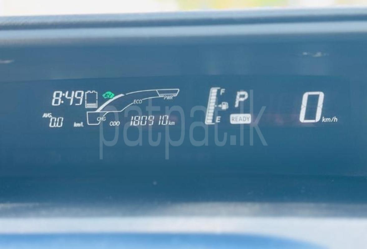 Toyota Aqua 2015 - பயன்படுத்தப்பட்டது கார் sale in Sri Lanka - patpat.lk