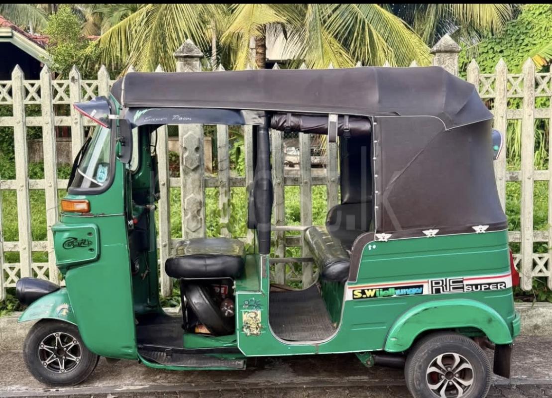 Bajaj 4 stroke 2015 - භාවිතා කරන ලද ත්‍රිරෝද රථය sale in Sri Lanka - patpat.lk