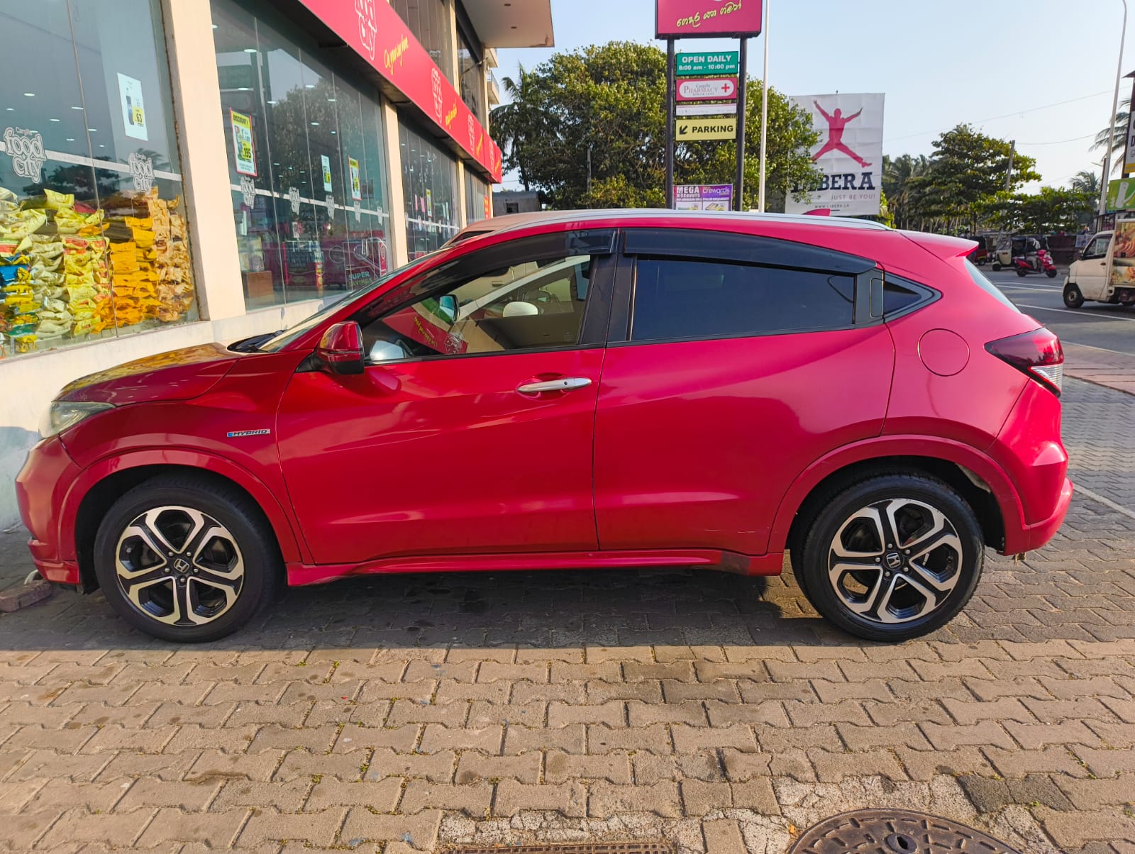 Honda Vezel 2015 - பயன்படுத்தப்பட்டது SUV sale in Sri Lanka - patpat.lk