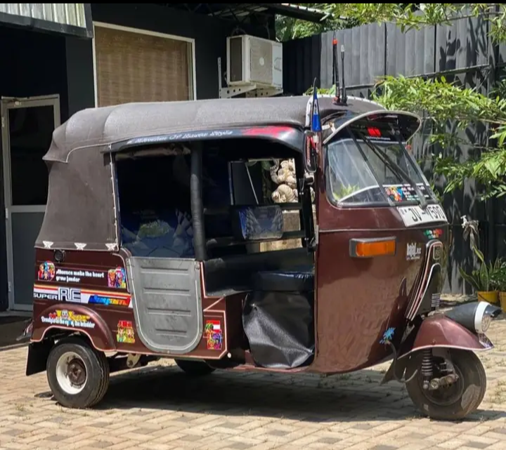Bajaj Three Wheel 2004 - பயன்படுத்தப்பட்டது முச்சக்கர வண்டி sale in Sri Lanka - patpat.lk