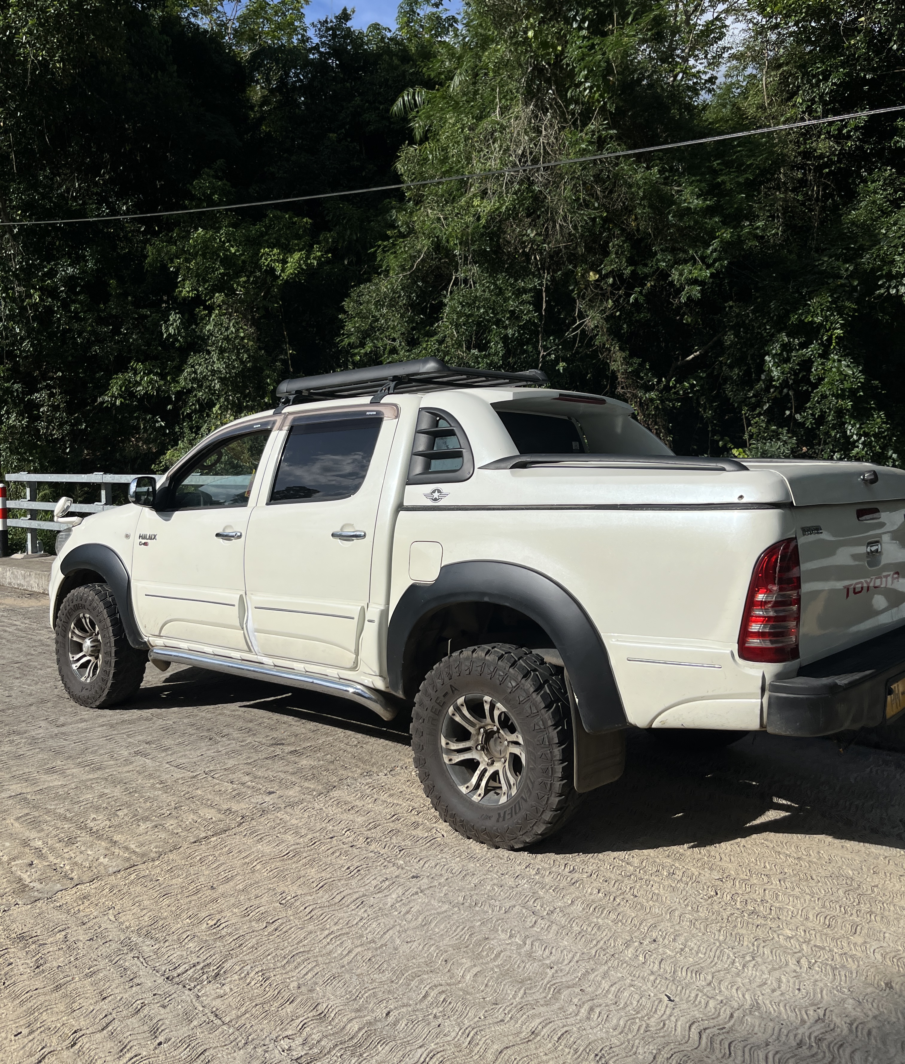 Toyota Hilux 2007 - භාවිතා කරන ලද භාණ්ඩ ප්‍රවාහන sale in Sri Lanka - patpat.lk