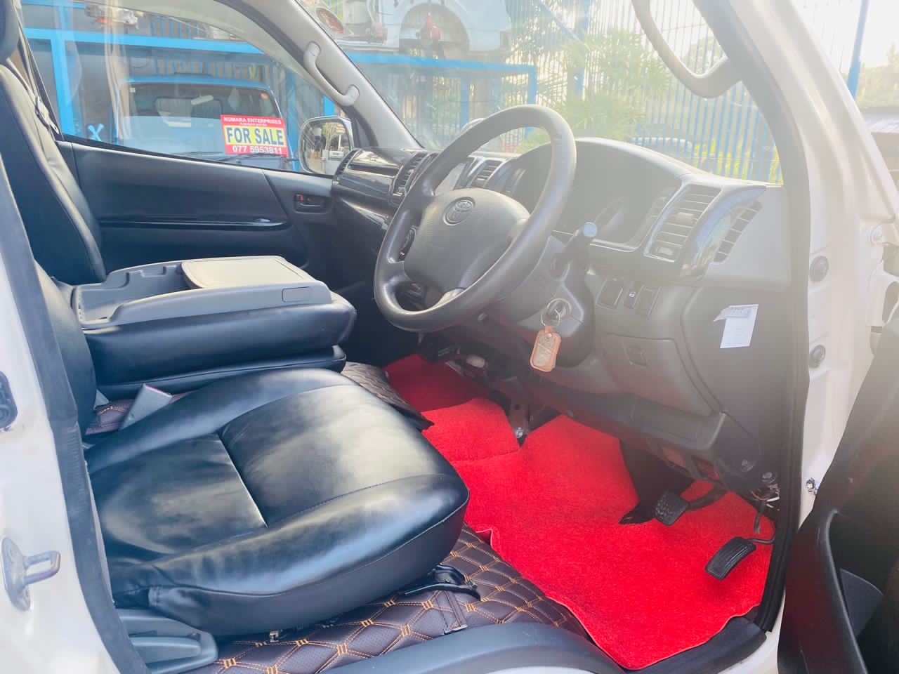 Toyota Hiace 2006 - Reconditioned Van sale in Sri Lanka - patpat.lk