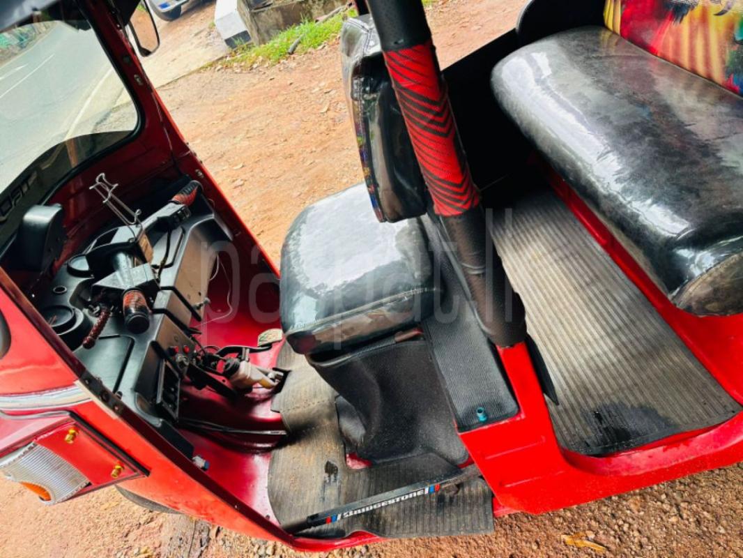 Bajaj 4 stroke 2010 - பயன்படுத்தப்பட்டது முச்சக்கர வண்டி sale in Sri Lanka - patpat.lk