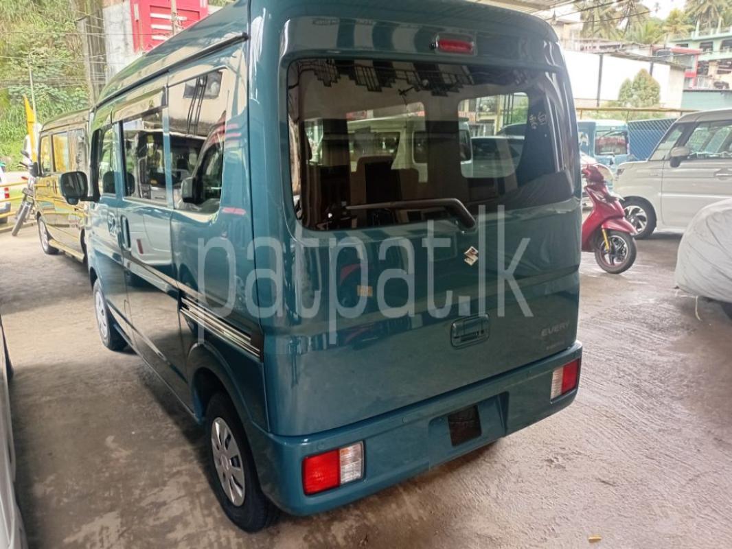 Advertisement image 6