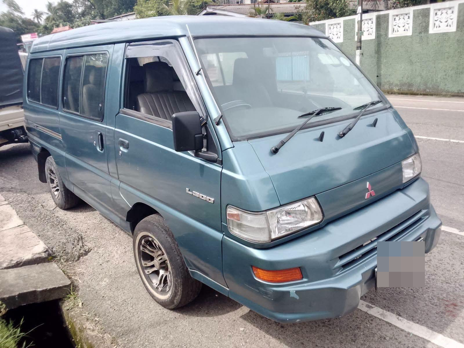 Mitsubishi PO5 2006 - Used Van sale in Sri Lanka - patpat.lk