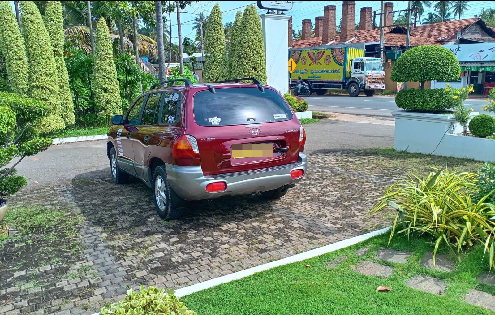 Hyundai Santa Fe 2004 - Used SUV sale in Sri Lanka - patpat.lk