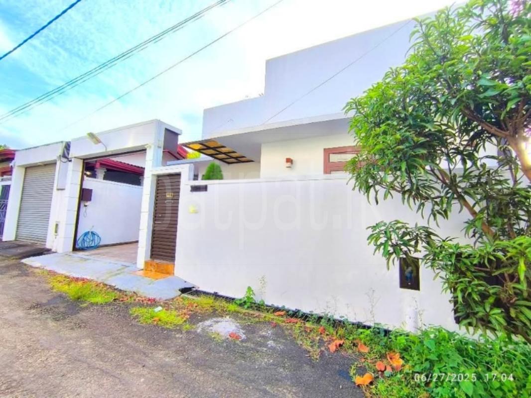 House for Sale in Athurugiriya ads-image-1