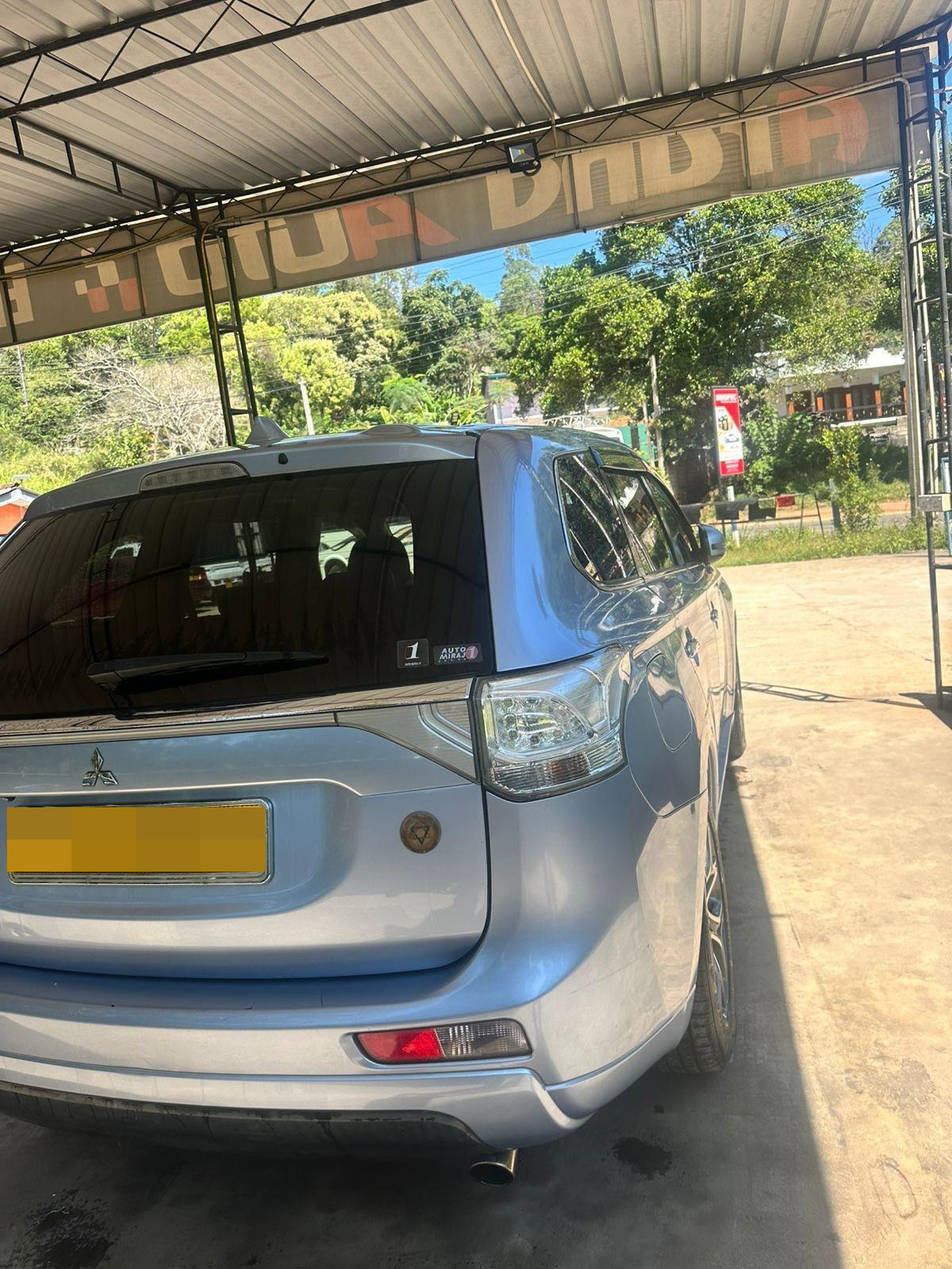 Mitsubishi Outlander 2014 - Used SUV sale in Sri Lanka - patpat.lk