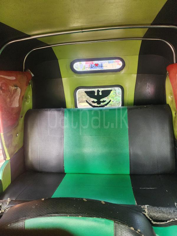 Bajaj Three Wheel 2015 - பயன்படுத்தப்பட்டது முச்சக்கர வண்டி sale in Sri Lanka - patpat.lk