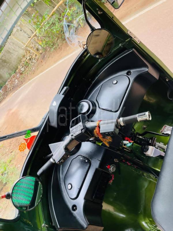 Bajaj 4 stroke 2011 - Used Three wheeler sale in Sri Lanka - patpat.lk