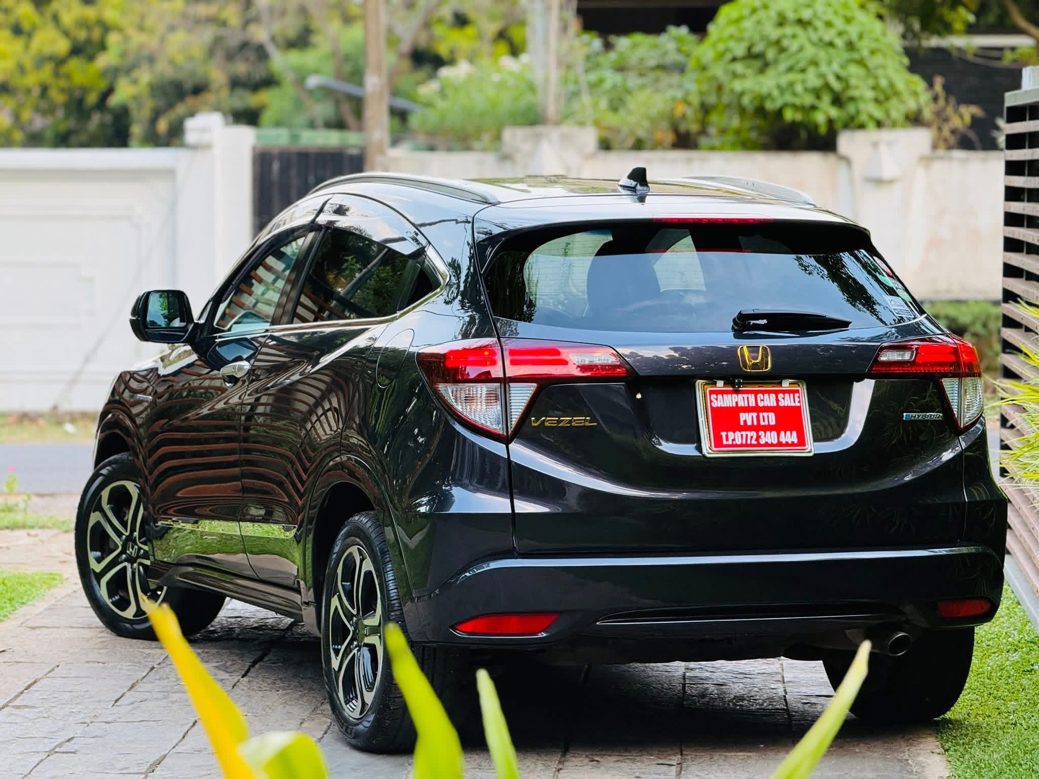 Honda Vezel 2015 - Used SUV sale in Sri Lanka - patpat.lk