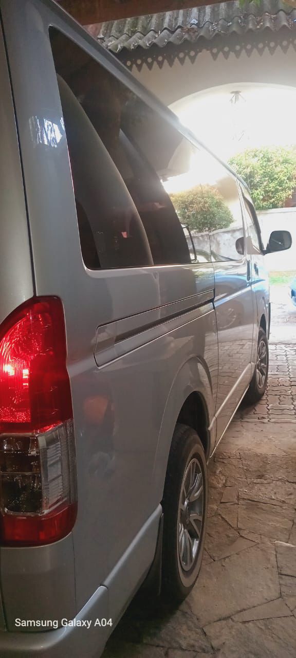 Toyota Hiace 2006 - Used Van sale in Sri Lanka - patpat.lk