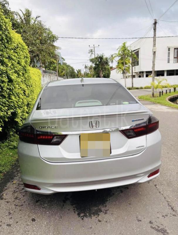 Honda Grace 2016 - பயன்படுத்தப்பட்டது கார் sale in Sri Lanka - patpat.lk