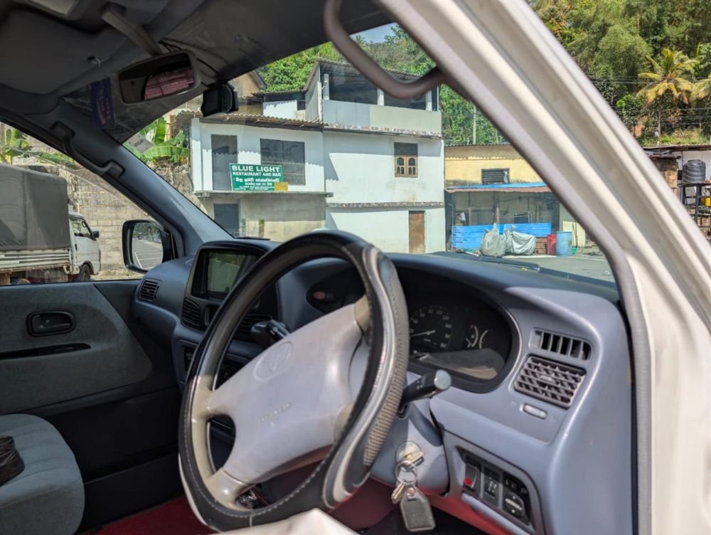 Toyota NOHA 2007 - Used Van sale in Sri Lanka - patpat.lk