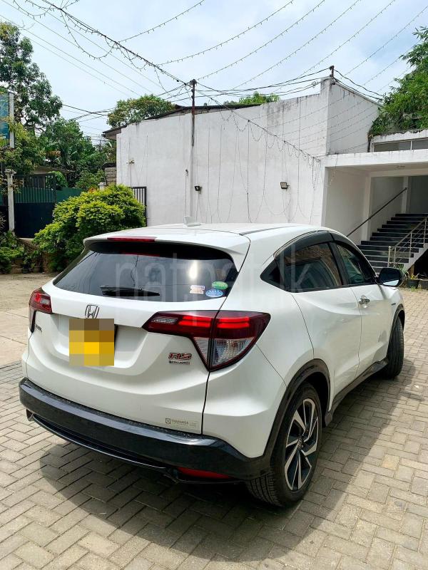 Honda Vezel 2016 - Used SUV sale in Sri Lanka - patpat.lk
