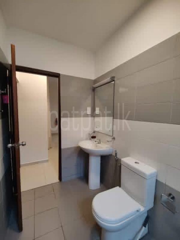 House for Sale in Talawatugoda