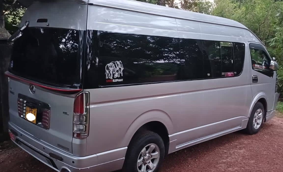 Toyota Hiace 2007 - பயன்படுத்தப்பட்டது வேன் sale in Sri Lanka - patpat.lk