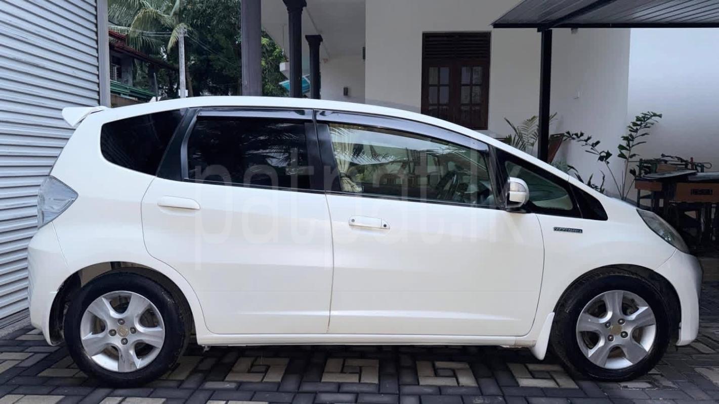Honda Fit 2013 - பயன்படுத்தப்பட்டது கார் sale in Sri Lanka - patpat.lk