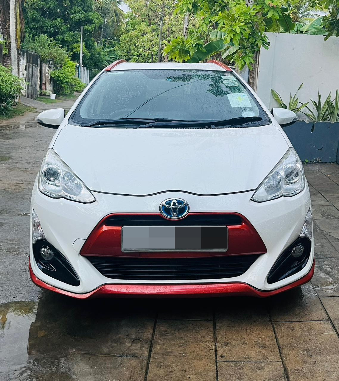 Toyota Aqua 2015 ads-image-1