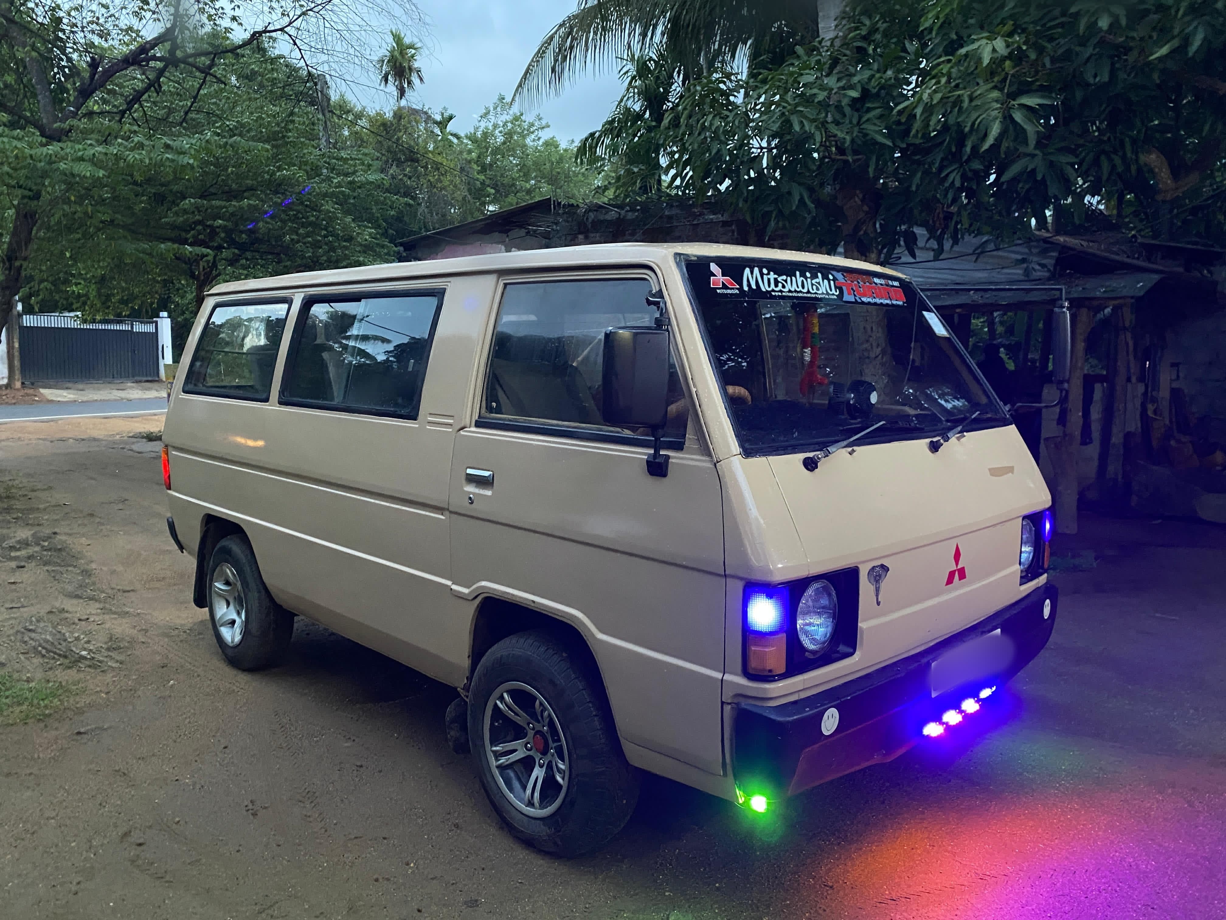 Mitsubishi Delica 1982 ads-image-1