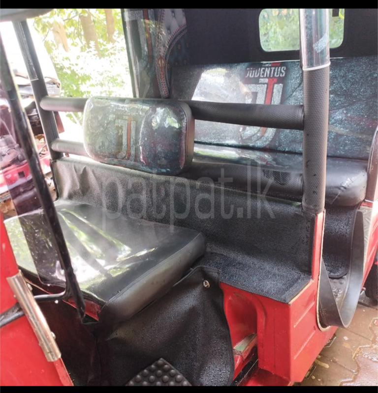 Bajaj 4 stroke 2011 - Used Three wheeler sale in Sri Lanka - patpat.lk