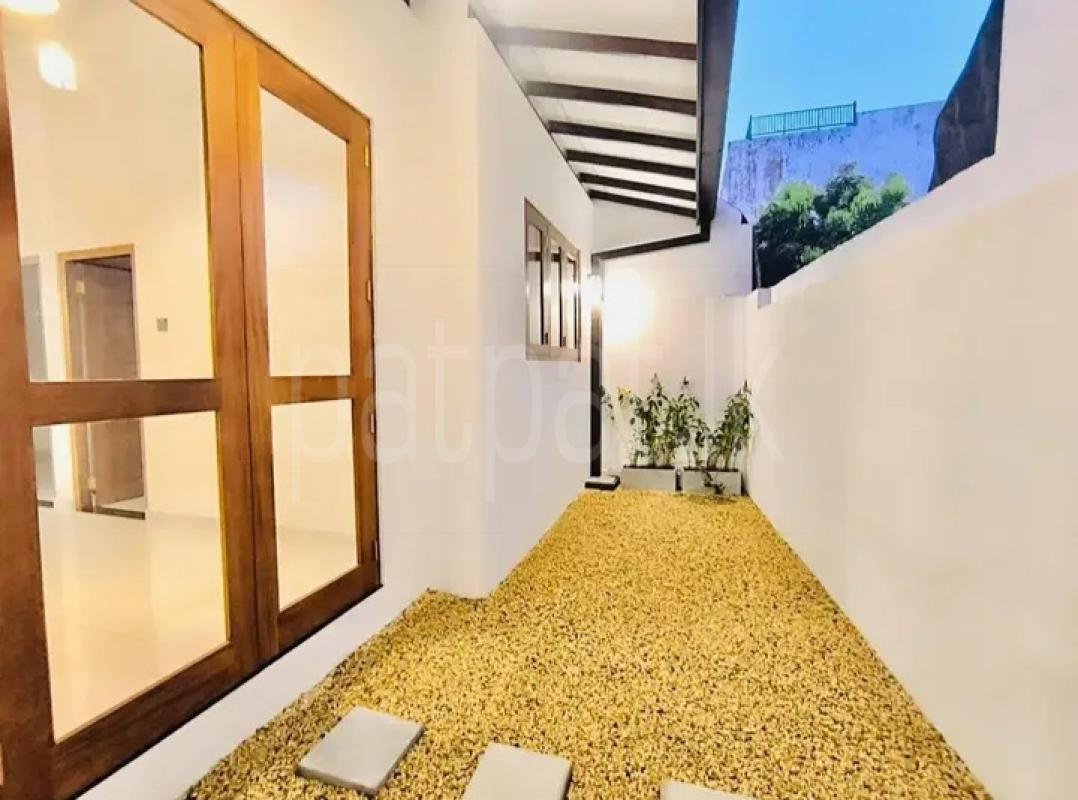 House for Sale in Athurugiriya