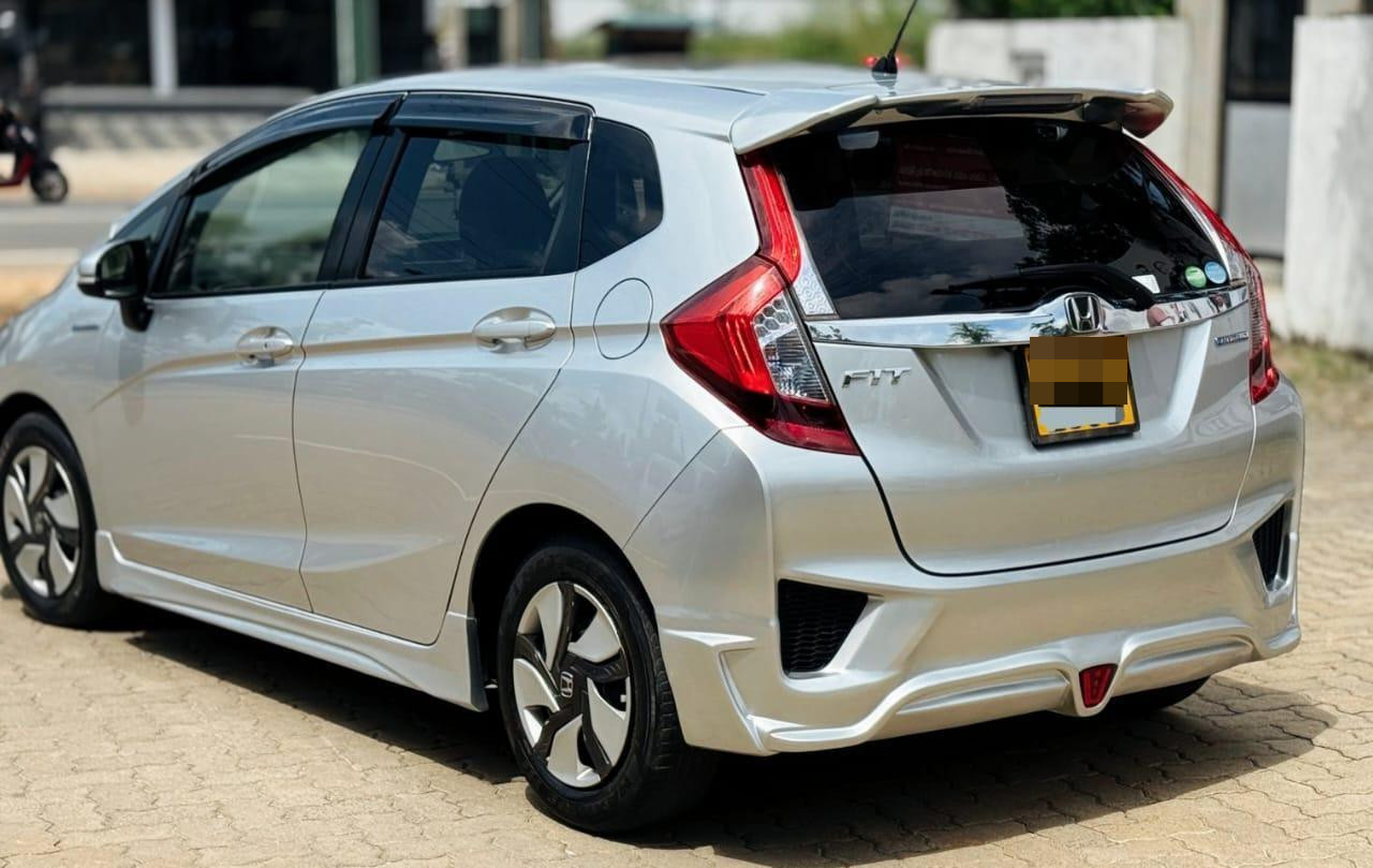 Honda Fit 2015 - பயன்படுத்தப்பட்டது கார் sale in Sri Lanka - patpat.lk