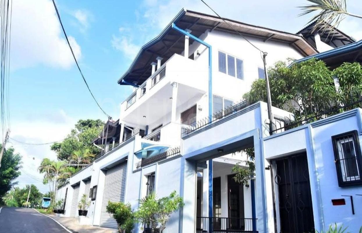 Advertisement image 4