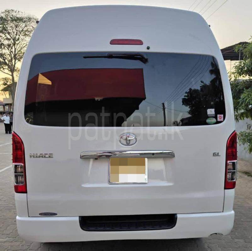 Toyota Hiace 2017 - பயன்படுத்தப்பட்டது வேன் sale in Sri Lanka - patpat.lk