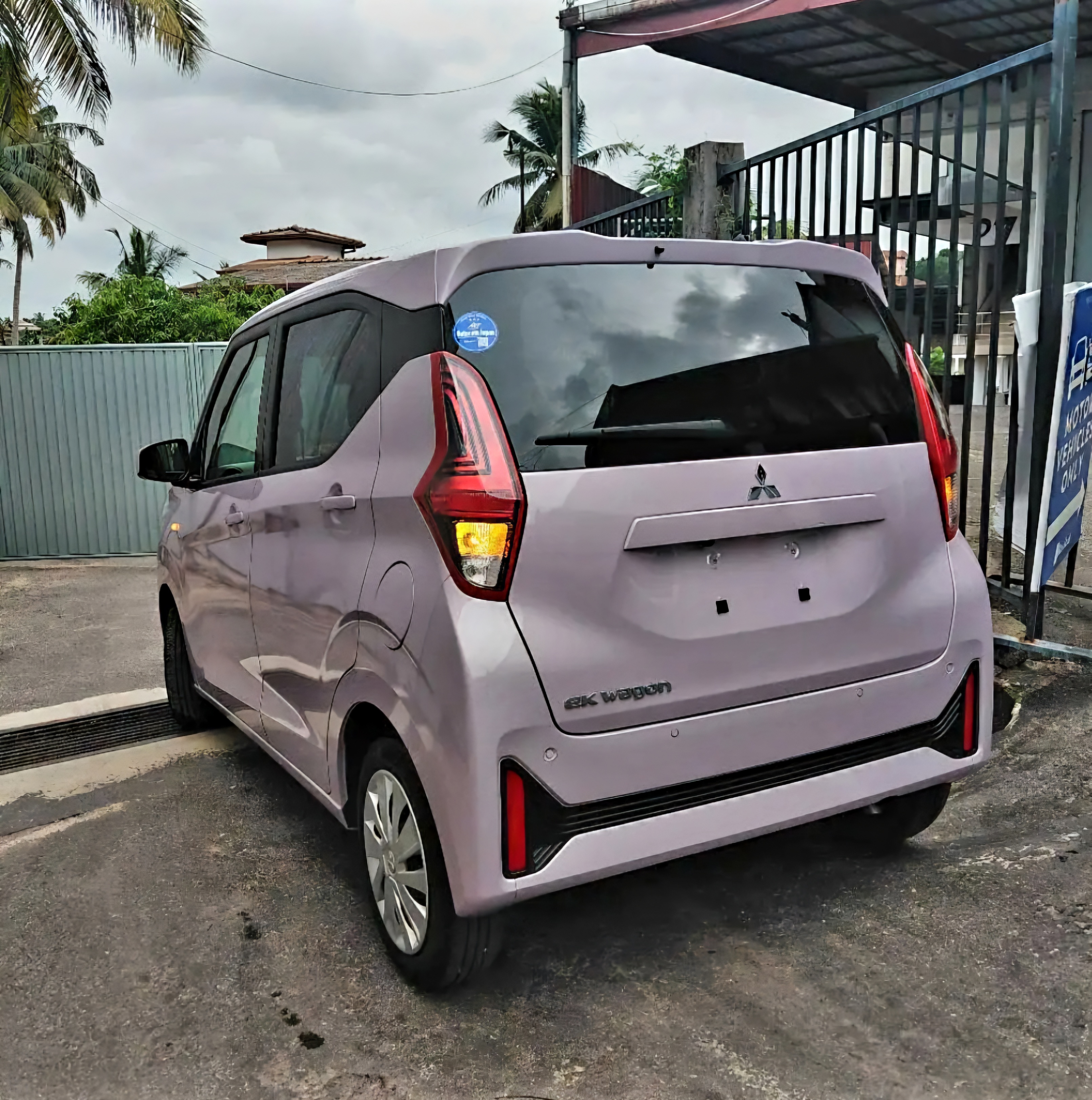 Mitsubishi eK 2023 - மறுசீரமைக்கப்பட்டது கார் sale in Sri Lanka - patpat.lk