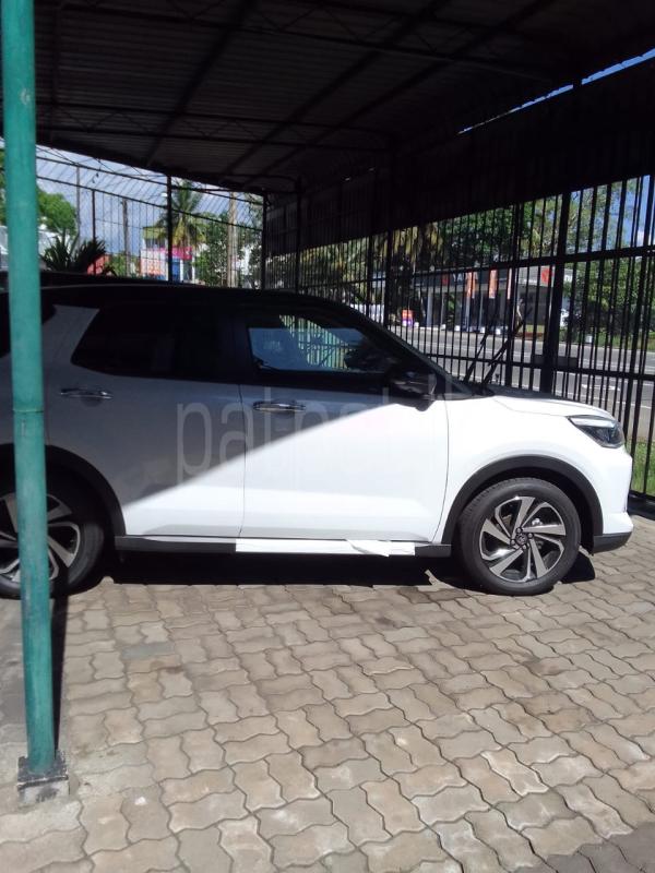 Toyota Raize 2025 - අලුත් SUV රථය sale in Sri Lanka - patpat.lk