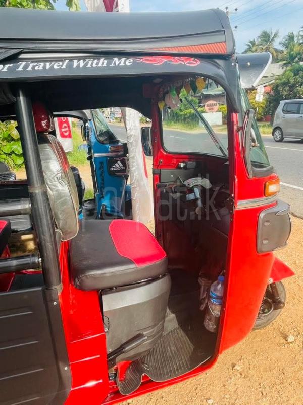 Bajaj Three Wheel 2019 - மறுசீரமைக்கப்பட்டது முச்சக்கர வண்டி sale in Sri Lanka - patpat.lk