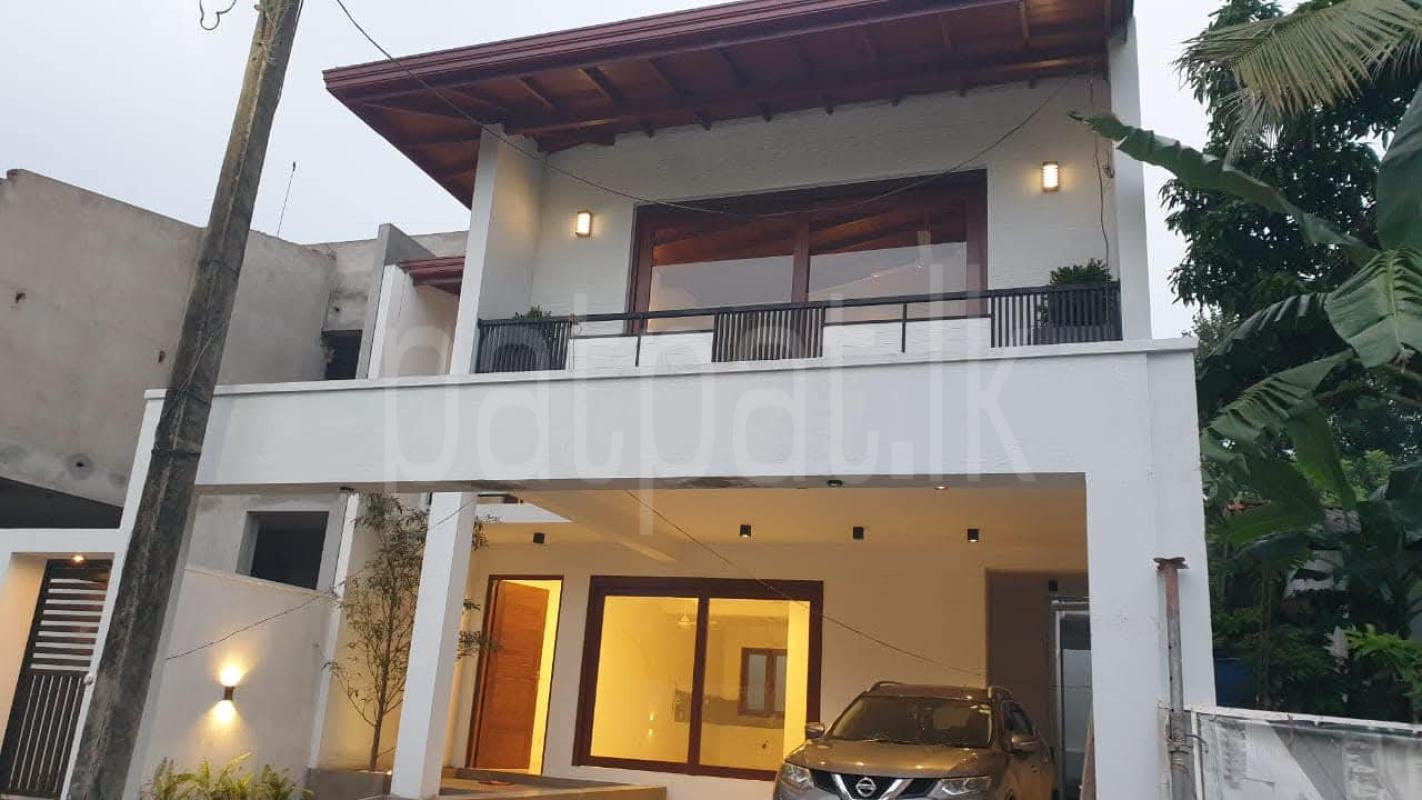 House for Sale in Talawatugoda