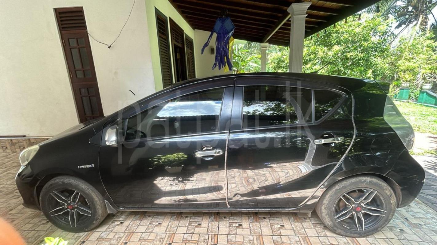 Toyota Aqua 2014 - பயன்படுத்தப்பட்டது கார் sale in Sri Lanka - patpat.lk