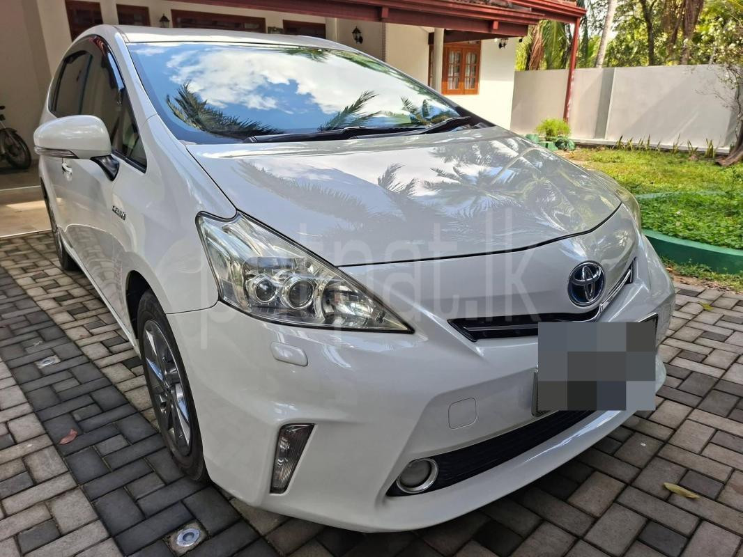 Toyota Prius 2015 - பயன்படுத்தப்பட்டது கார் sale in Sri Lanka - patpat.lk